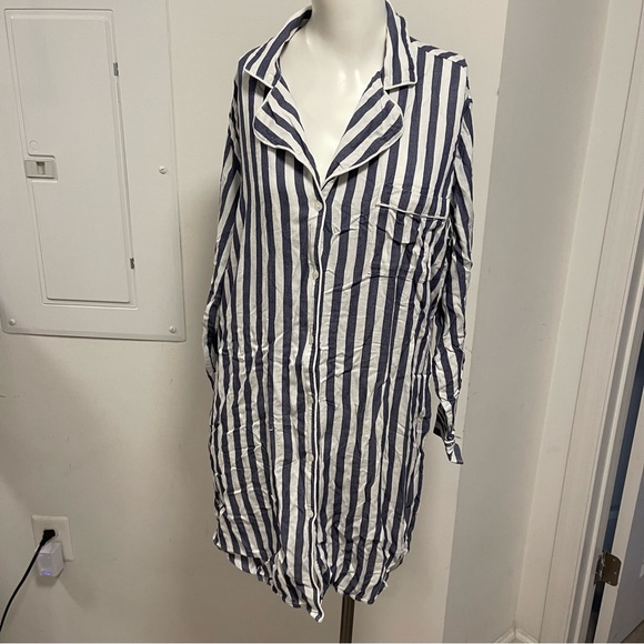 Rails stripped button down sleep shirt - Picture 2 of 8